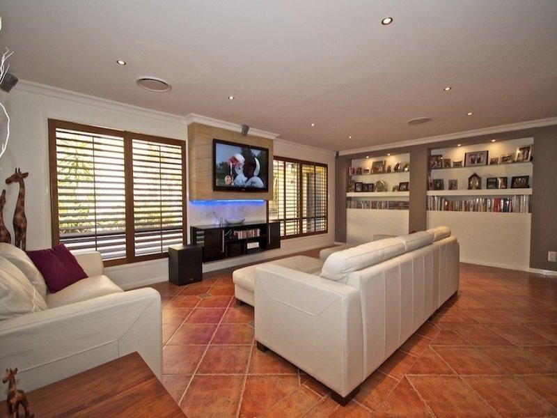 7 Midhurst Court, Arundel QLD 4214