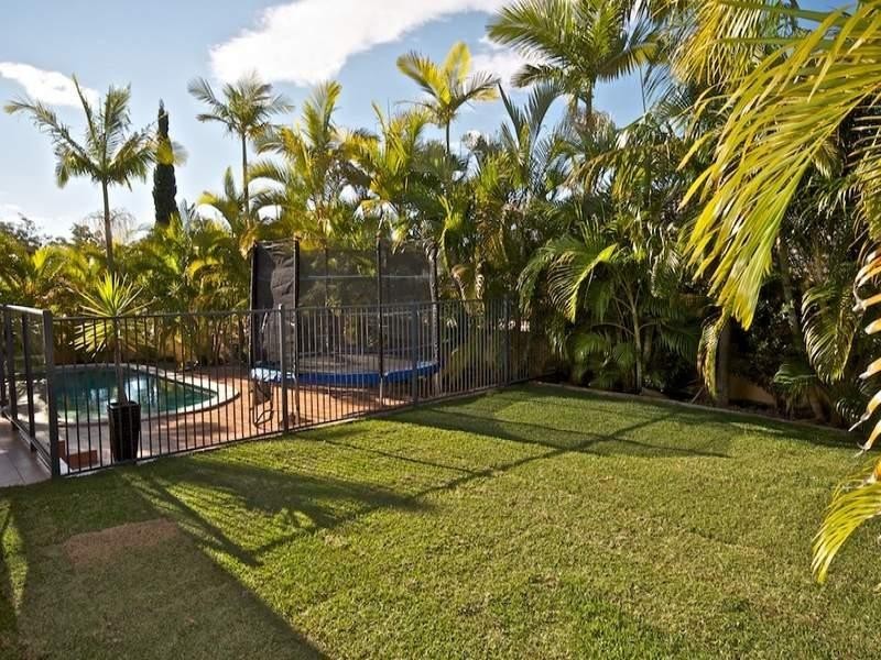 7 Midhurst Court, Arundel QLD 4214