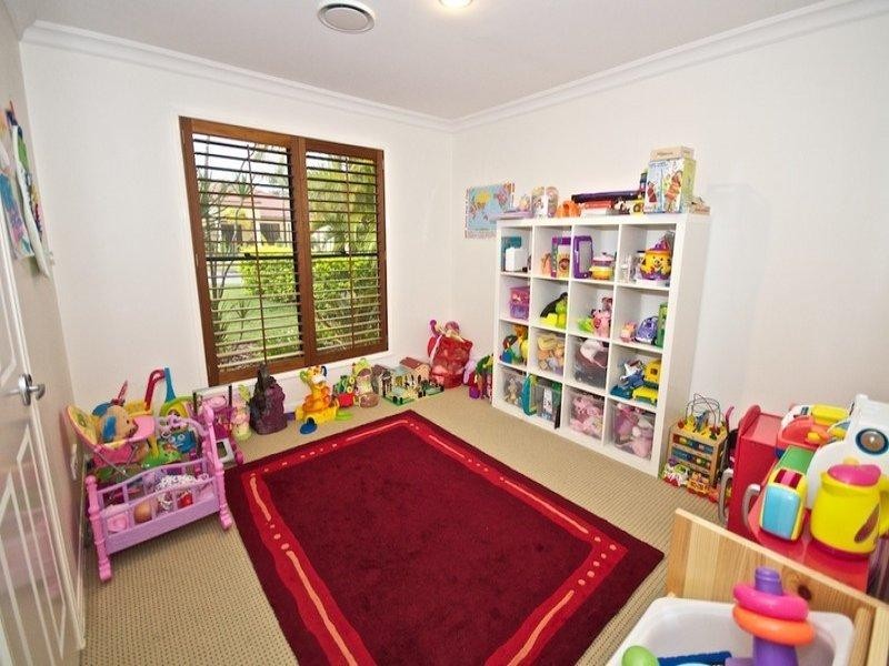 7 Midhurst Court, Arundel QLD 4214