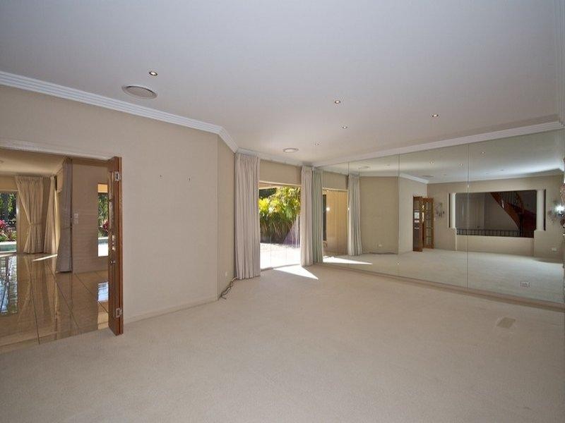 92 Arun Drive, Arundel QLD 4214