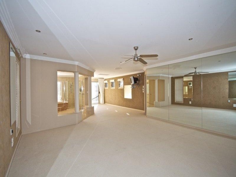 92 Arun Drive, Arundel QLD 4214