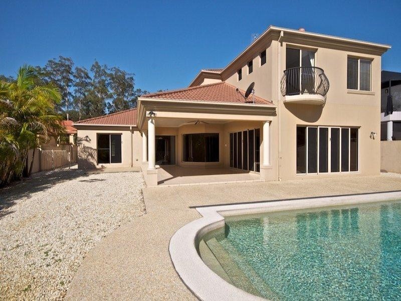 92 Arun Drive, Arundel QLD 4214