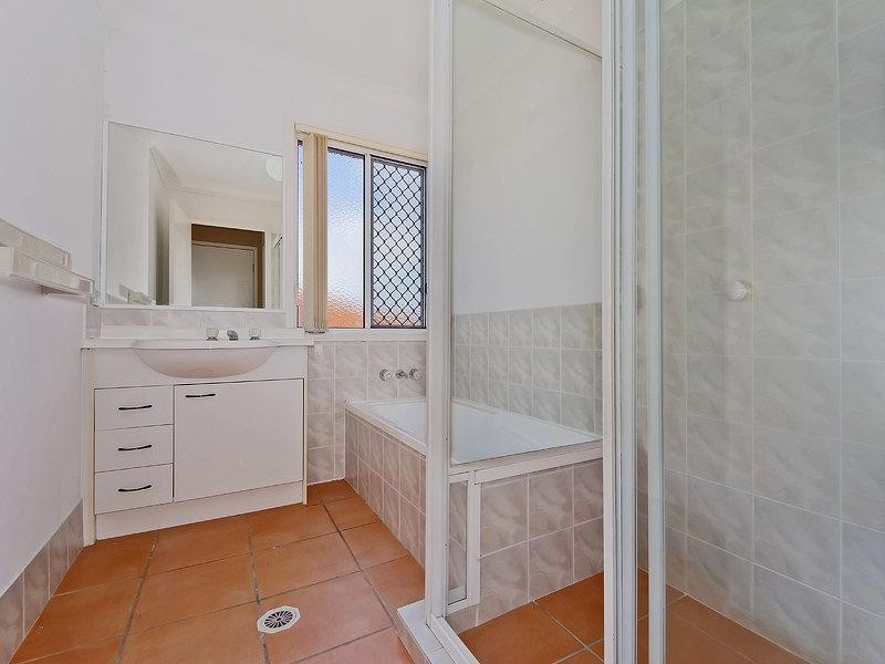 4 Oxbridge Chase, Arundel QLD 4214