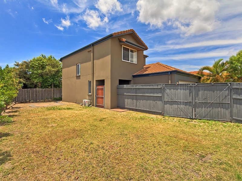 4 Oxbridge Chase, Arundel QLD 4214