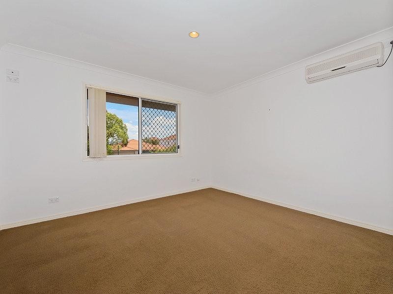 4 Oxbridge Chase, Arundel QLD 4214