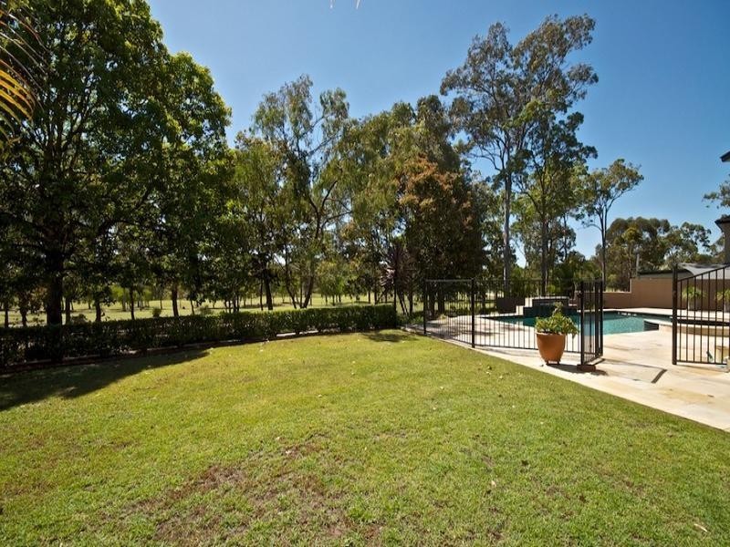 14 Torquay Place, Arundel QLD 4214