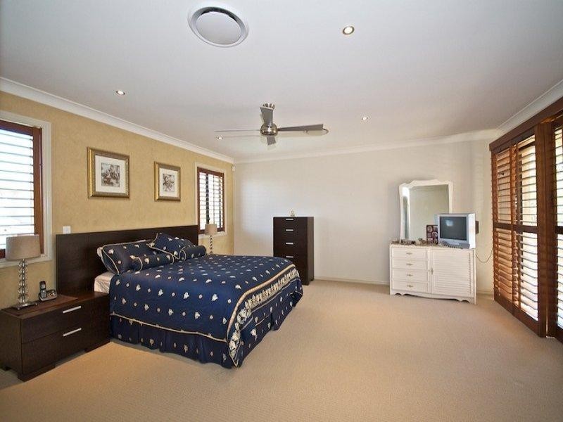 14 Torquay Place, Arundel QLD 4214