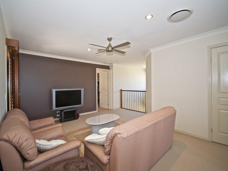 14 Torquay Place, Arundel QLD 4214