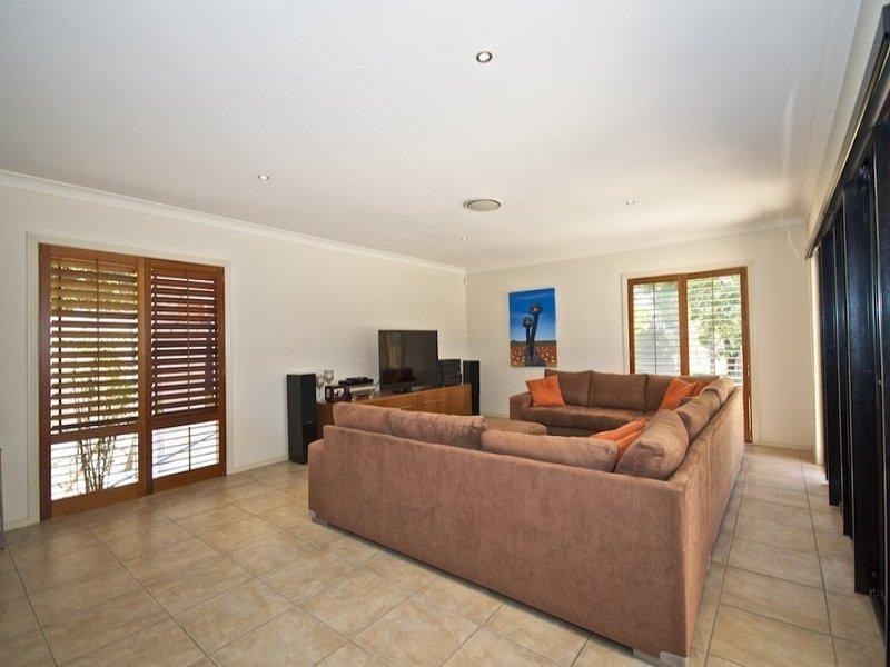 14 Torquay Place, Arundel QLD 4214