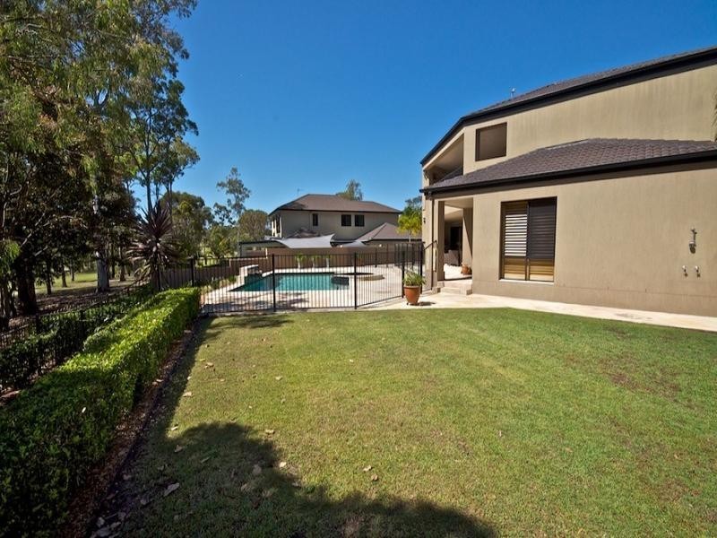 14 Torquay Place, Arundel QLD 4214