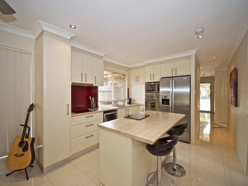 169 Greenacre Drive, Arundel QLD 4214