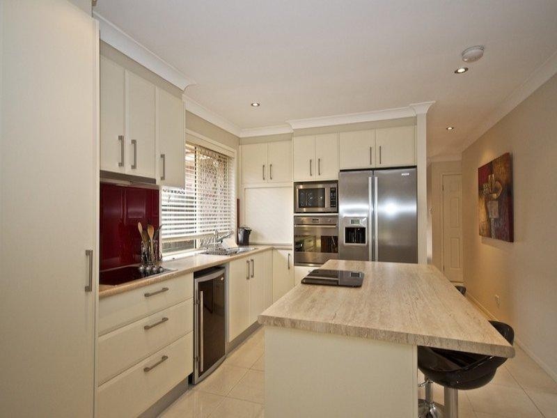 169 Greenacre Drive, Arundel QLD 4214