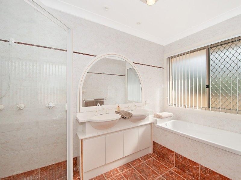 19 Fitzalan Circuit, Arundel QLD 4214