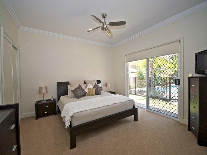 17 Pearson Close, Arundel QLD 4214