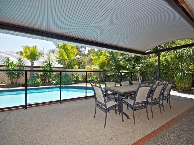 17 Pearson Close, Arundel QLD 4214