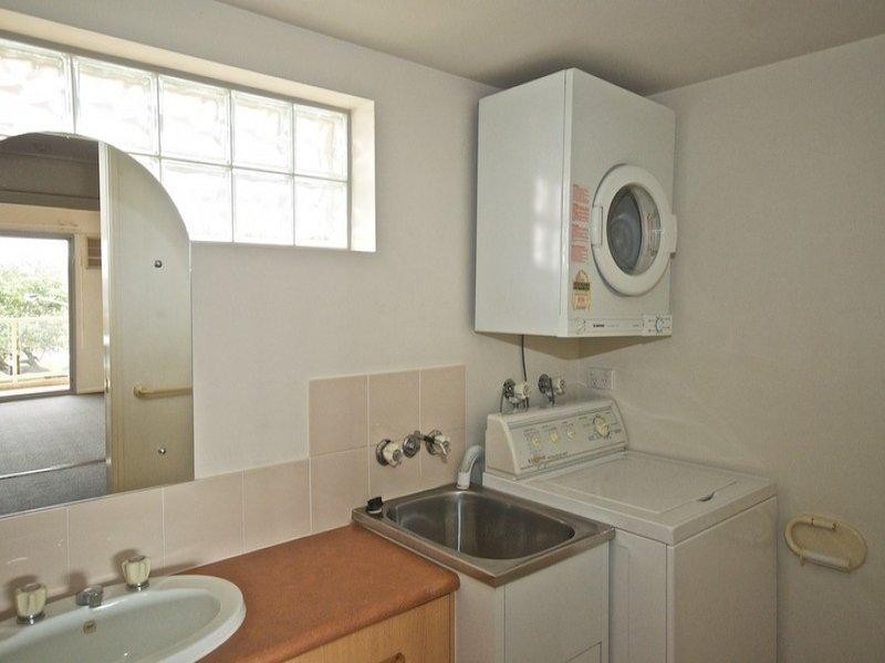 28/106 Marine Parade, Southport QLD 4215