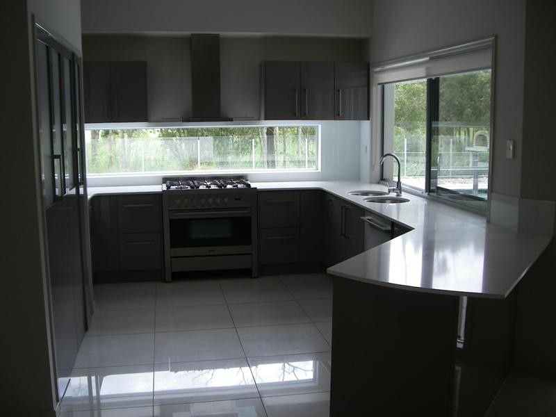 116 Arun Drive, Arundel QLD 4214