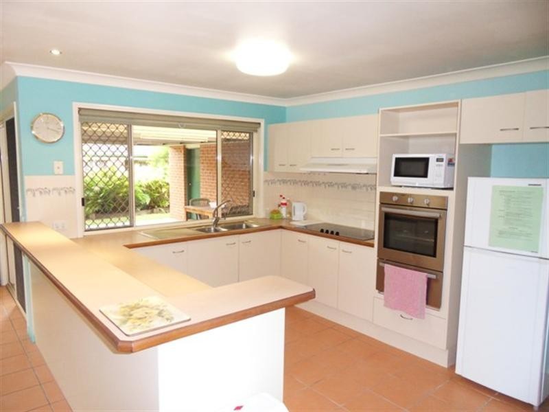 15 Cherry Hill Crescent, Parkwood QLD 4214