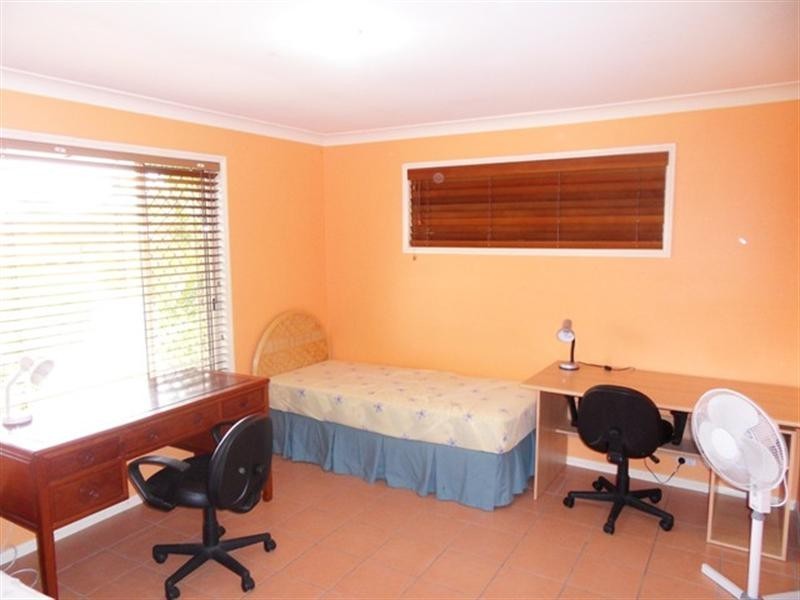 15 Cherry Hill Crescent, Parkwood QLD 4214