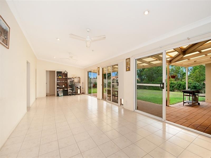 10 Pearson Close, Arundel QLD 4214