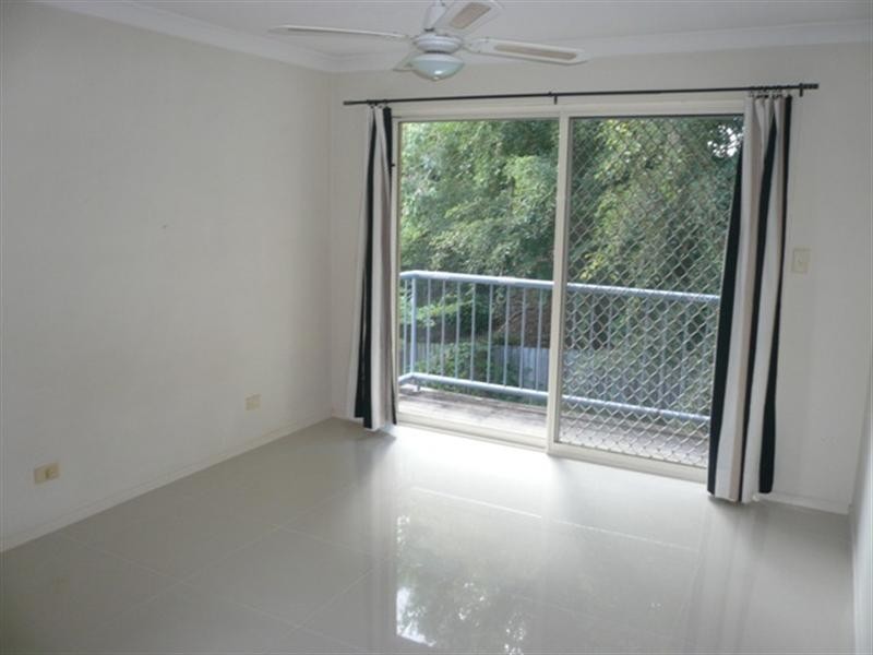 9/127 Greenacre Drive, Parkwood QLD 4214