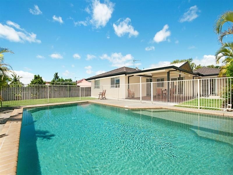 79 Greenacre Drive, Parkwood QLD 4214