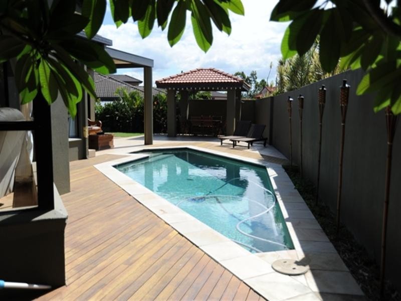 1 Calcetto Place, Arundel QLD 4214