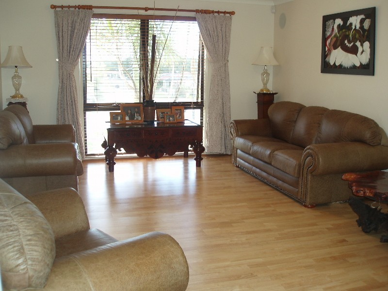 4 Goodwood Way, Arundel QLD 4214