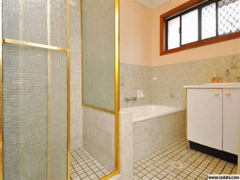 54 Pappas Way, Carrara QLD 4211