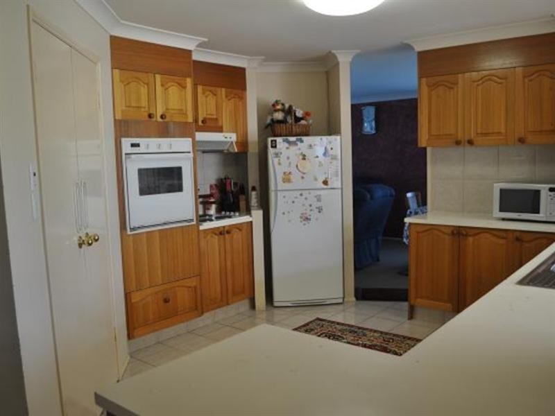 2 Carnoustie Court, Arundel QLD 4214