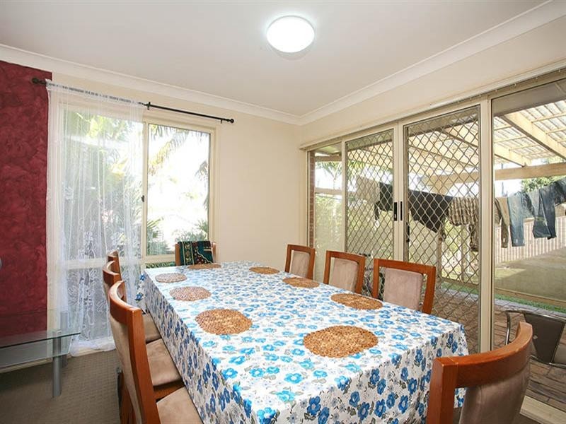2 Carnoustie Court, Arundel QLD 4214