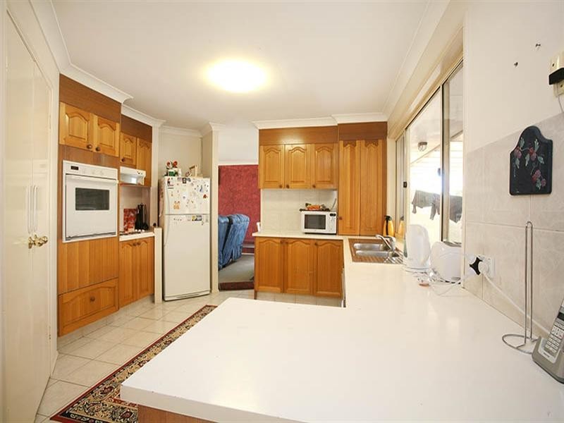 2 Carnoustie Court, Arundel QLD 4214