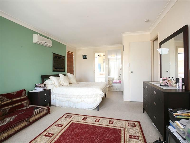 2 Carnoustie Court, Arundel QLD 4214