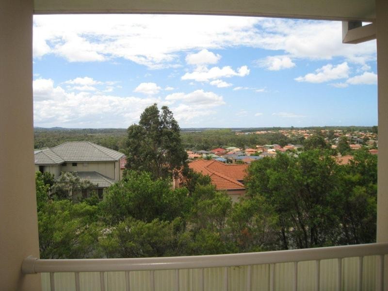 74 Ingles Circuit, Arundel QLD 4214