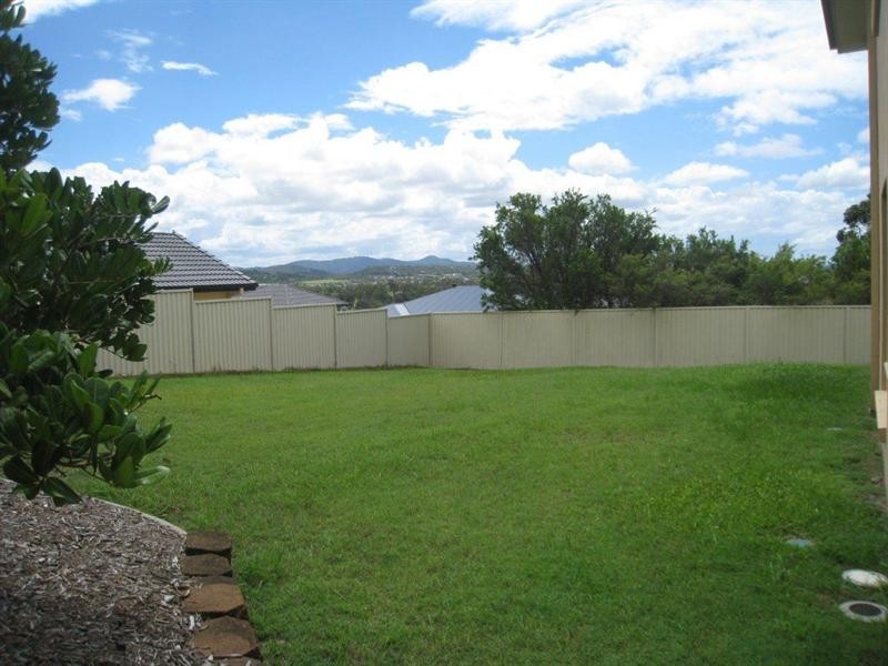 74 Ingles Circuit, Arundel QLD 4214