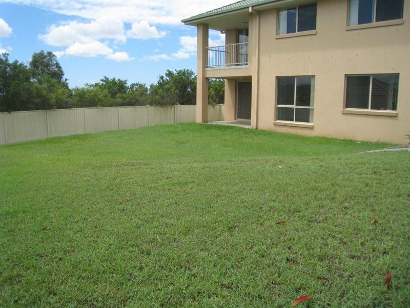 74 Ingles Circuit, Arundel QLD 4214