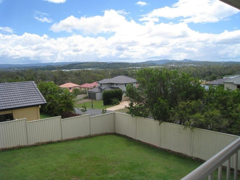 74 Ingles Circuit, Arundel QLD 4214