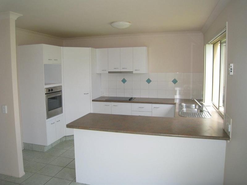 74 Ingles Circuit, Arundel QLD 4214