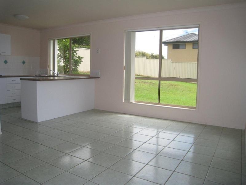 74 Ingles Circuit, Arundel QLD 4214