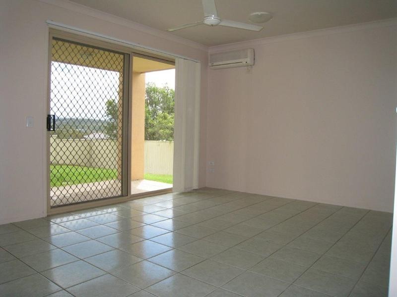 74 Ingles Circuit, Arundel QLD 4214