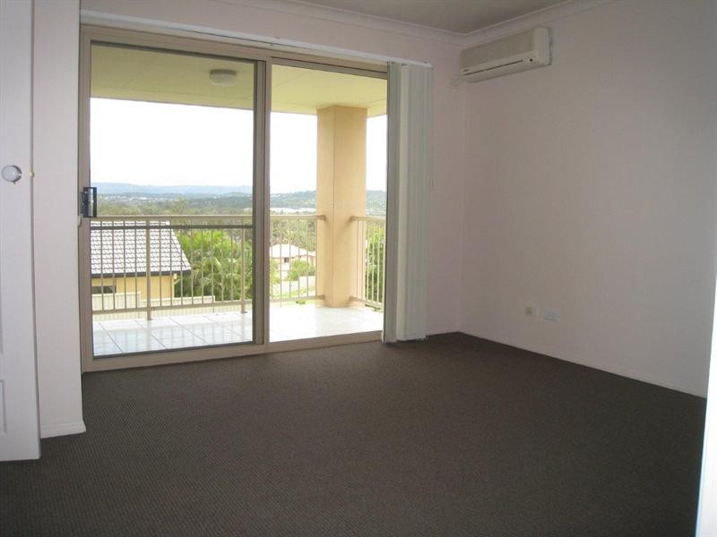 74 Ingles Circuit, Arundel QLD 4214