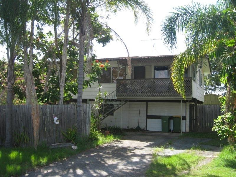 324 Government Road, Labrador QLD 4215