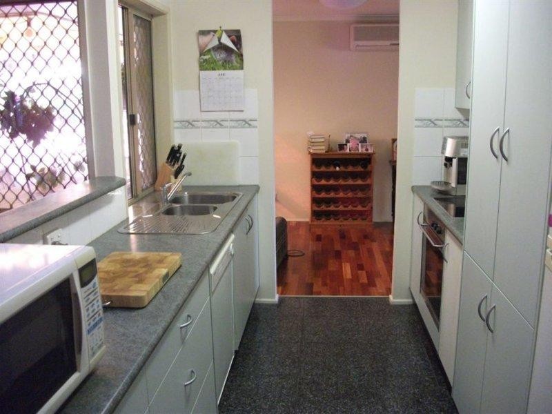 1 Lockhart Place, Helensvale QLD 4212