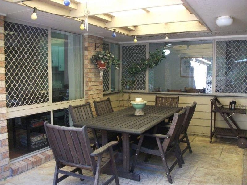 1 Lockhart Place, Helensvale QLD 4212