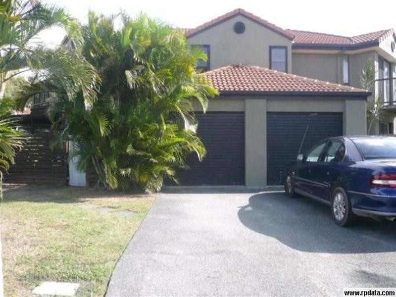 1/184a Greenacre Drive, Arundel QLD 4214