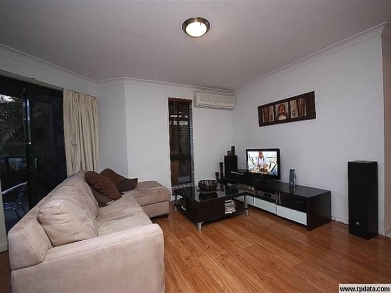 1/184a Greenacre Drive, Arundel QLD 4214