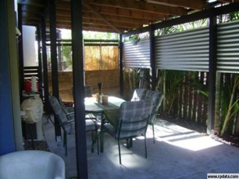 1/184a Greenacre Drive, Arundel QLD 4214