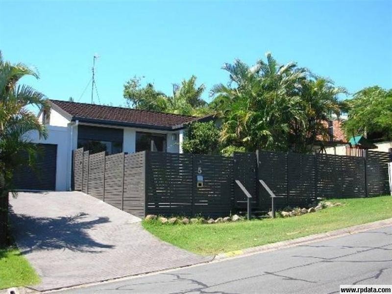 5 Stretton Drive, Helensvale QLD 4212