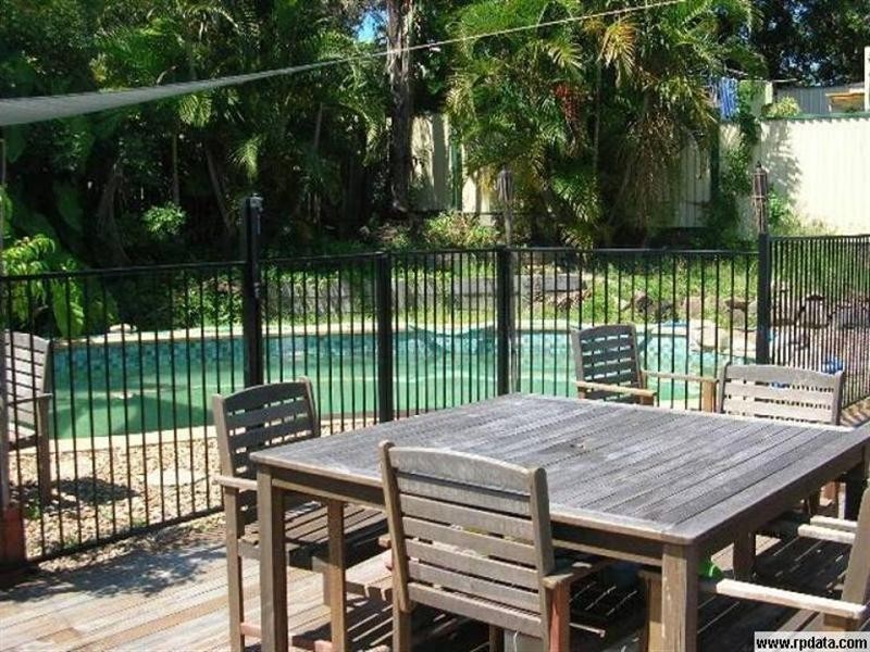 5 Stretton Drive, Helensvale QLD 4212