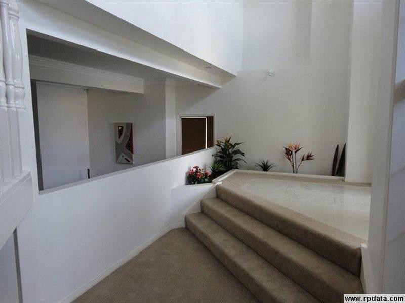 7 Cherry Alder Court, Arundel QLD 4214